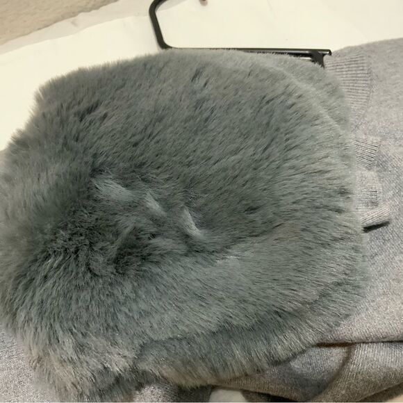 Saks fifth avenue faux fur cuff sweater NWOT - Picture 10 of 13